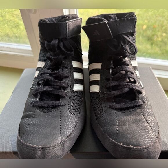 AdidasāMen's Black and White Wrestling Shoes - Picture 4 of 7
